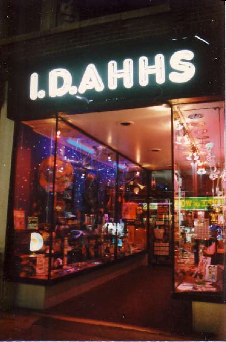 I.D.Ahhs (Ideas) 1st Store in Montreal, Night View